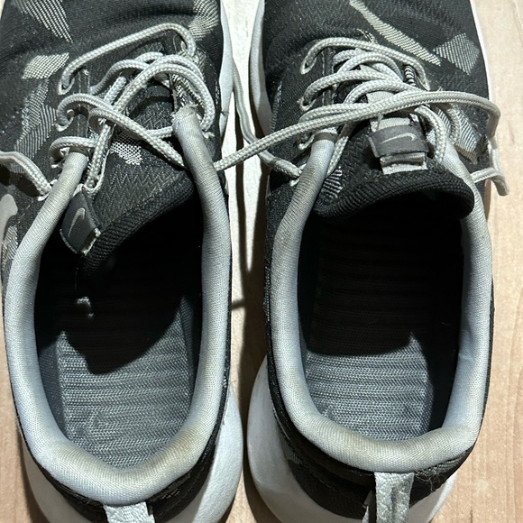 Shades of grey camo running shoes - Picture 4 of 9